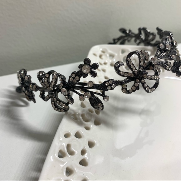 Vera Wang White - Garland Headband in Antique Crystal - Picture 10 of 11